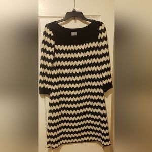 Black and cream zigzag print 3/4 sleeve dress size 12